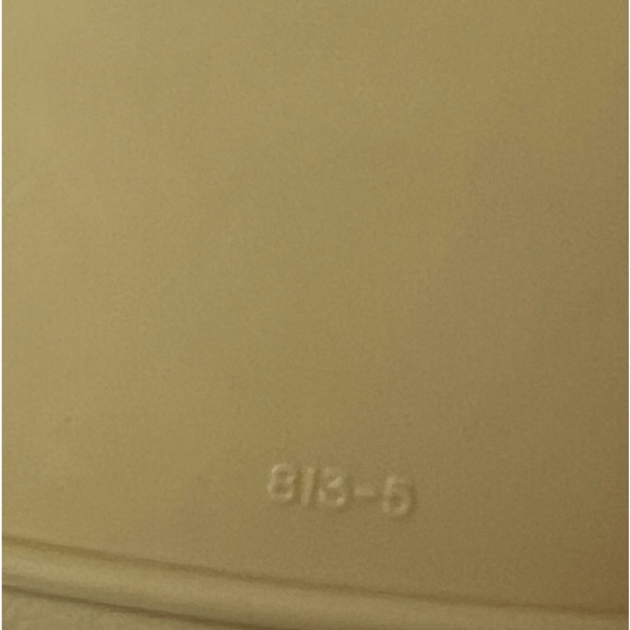 Tupperware Lunch Snack Side by Side Divider Container Tan 813-5 & 814-6 - Picture 11 of 11